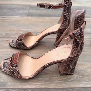 Vince Camuto Snake Skin Print - Black/beige/blush/coral-like & worn 1x /carpet.